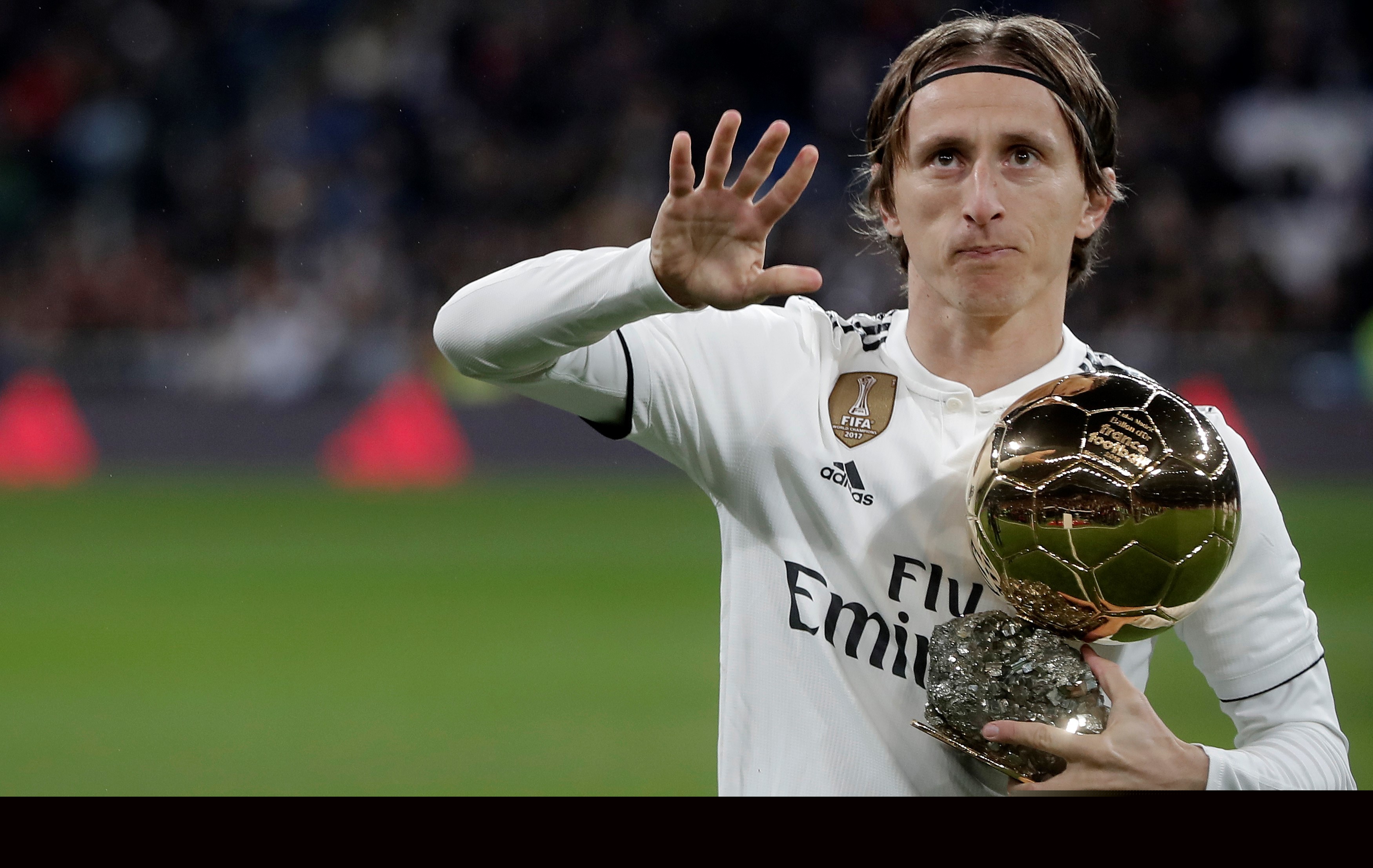 刘军帅晒海牛队与远征军合照：又在末轮完成目标，祝未来可期