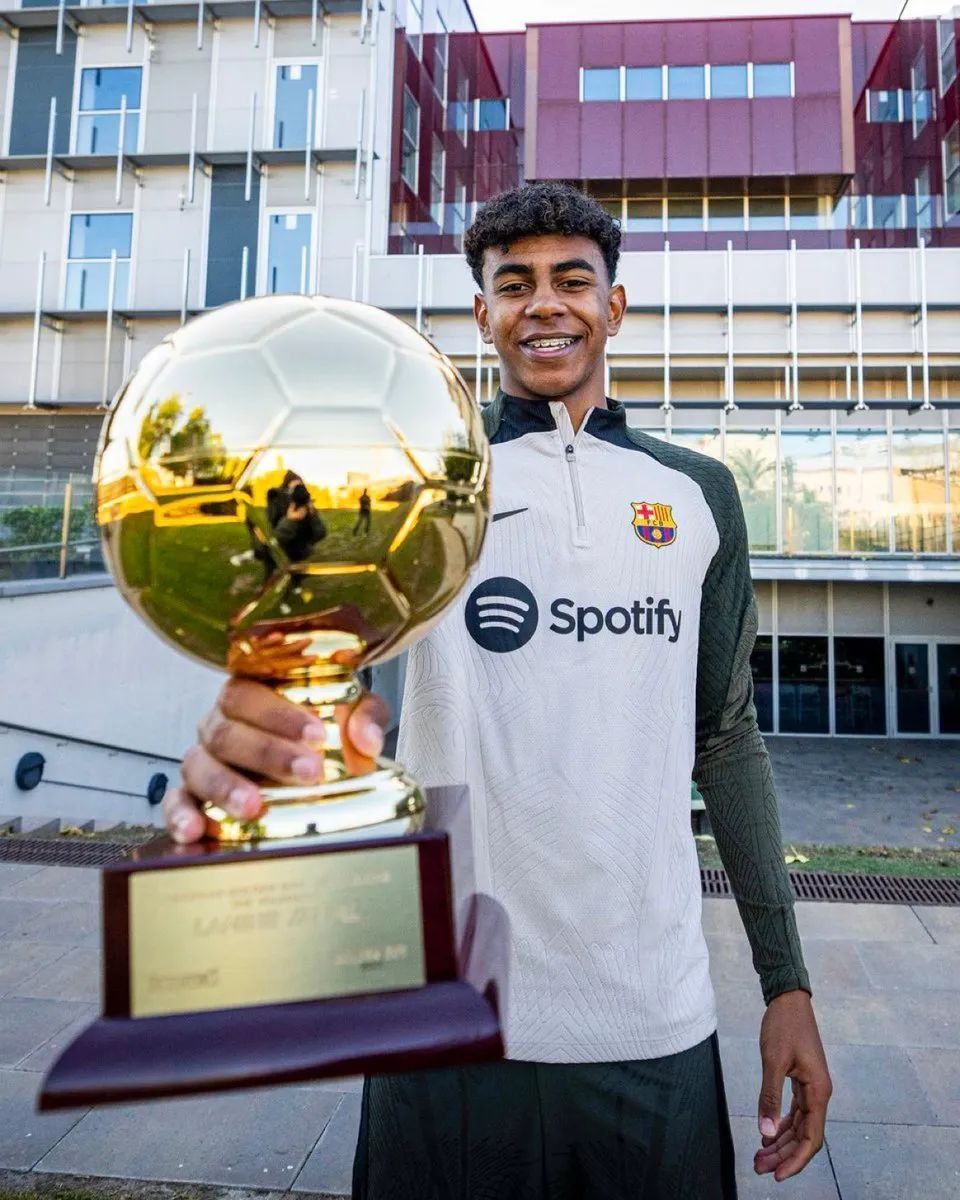 拉波尔塔：在新诺坎普为梅西办致敬仪式会很美好，但要等到26年底再谈