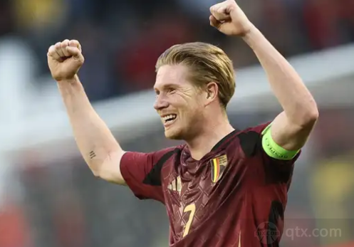 190km发球时速+肩伤隐患！郑钦文退赛是怕输？休养后能更强吗？